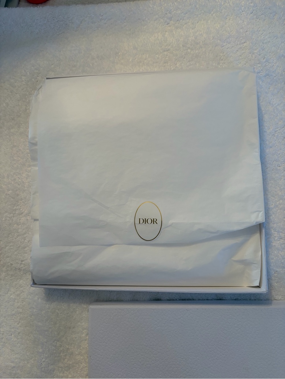 Dior Authentic Square Textured White Gift Box & Ribbon Set - Picture 11 of 11